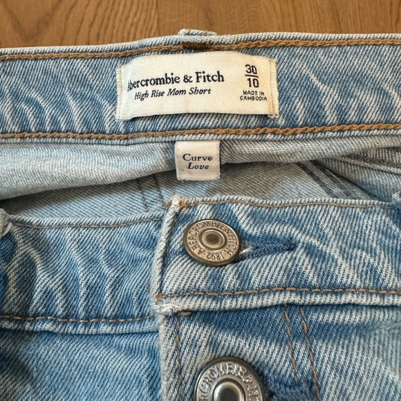 Abercrombie High Rise Mom Shorts Light Blue Denim Size 10/30 curve love - Picture 3 of 5